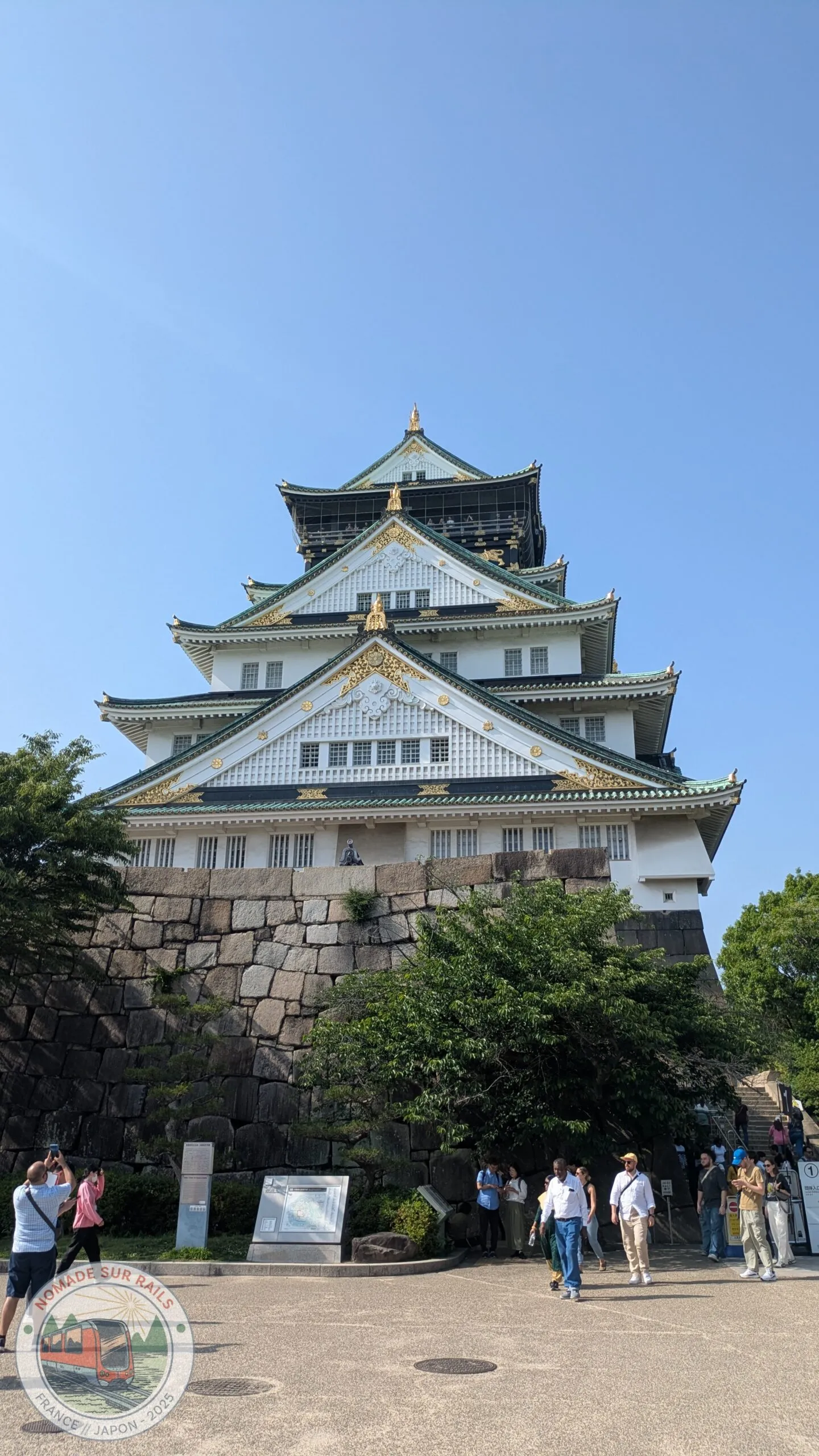 Façade du château d'Osaka