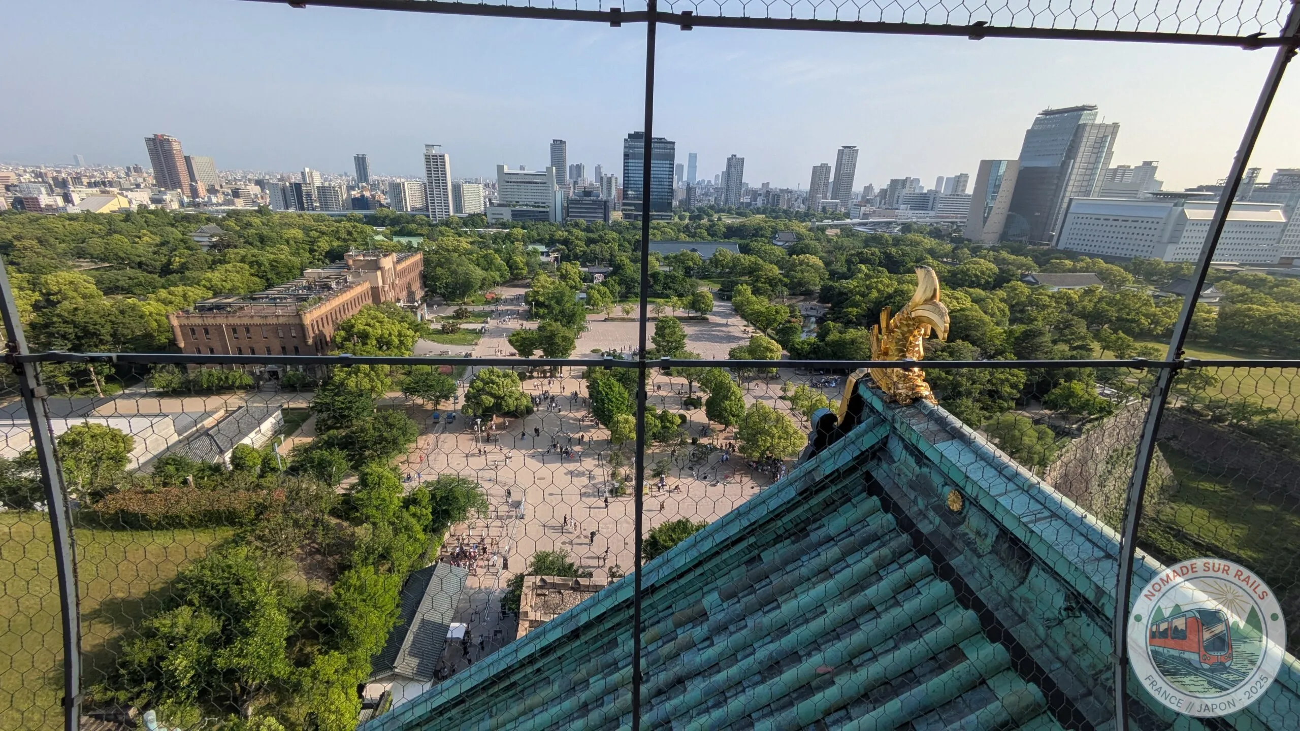 Vue sur Osaka depuis le sommet du château