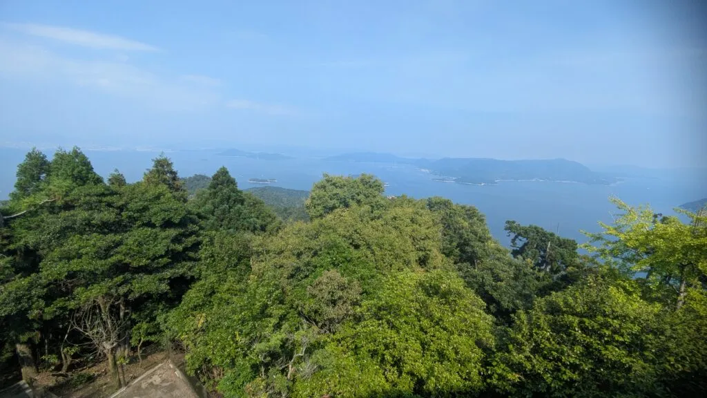Ascension du Mont Misen : vue sur l'île sacrée de Miyajima