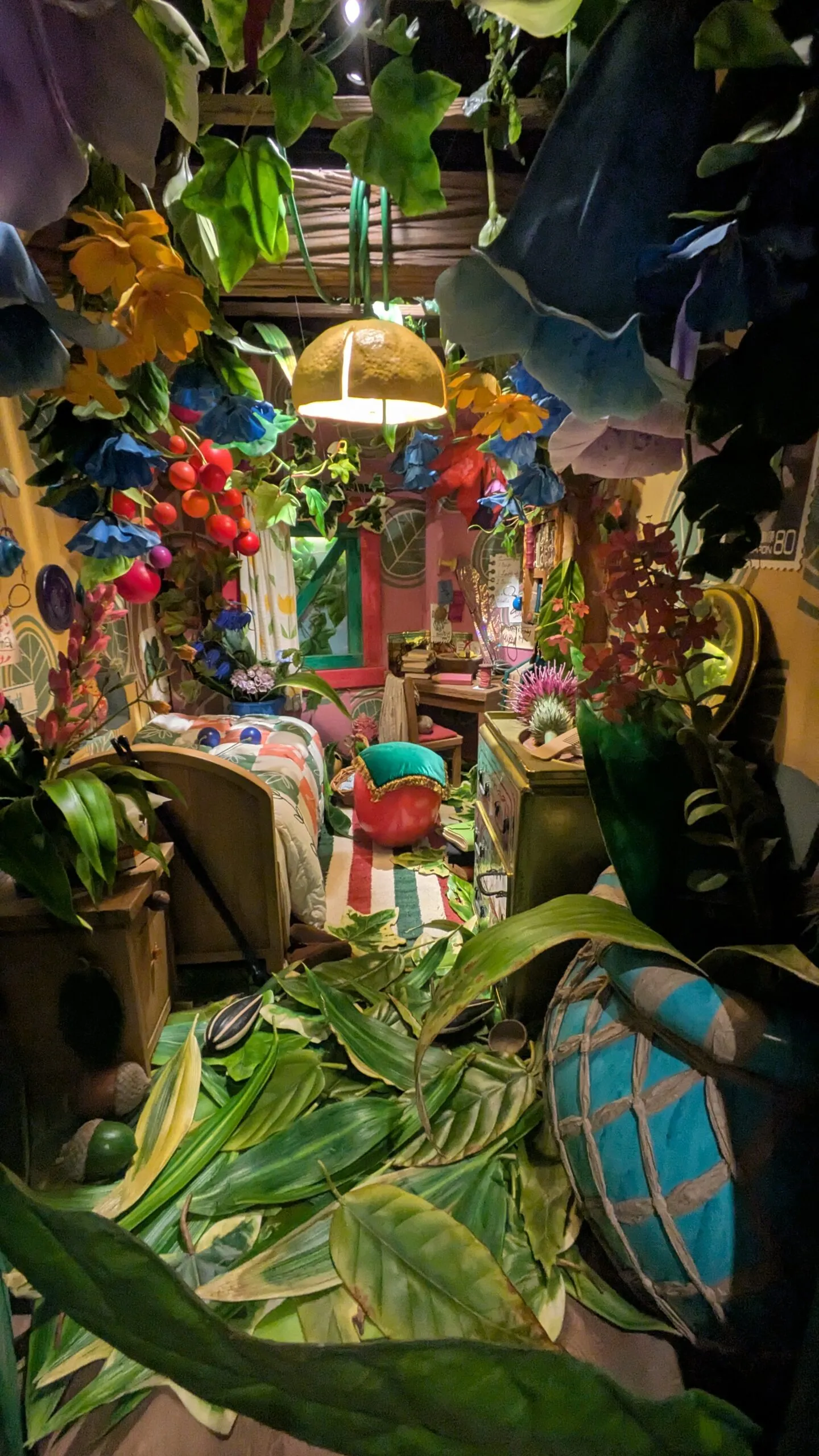 Chambre miniature fleurie au Ghibli Park