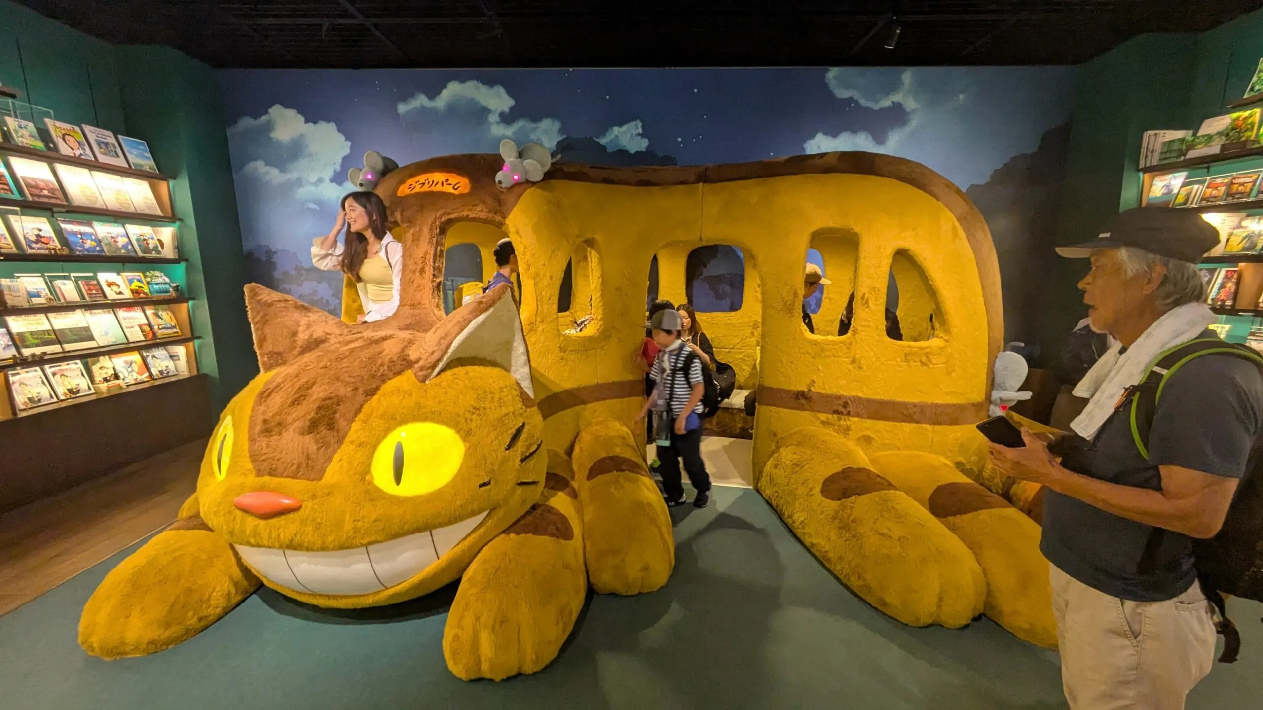 Chat-bus pour enfants au Ghibli Park