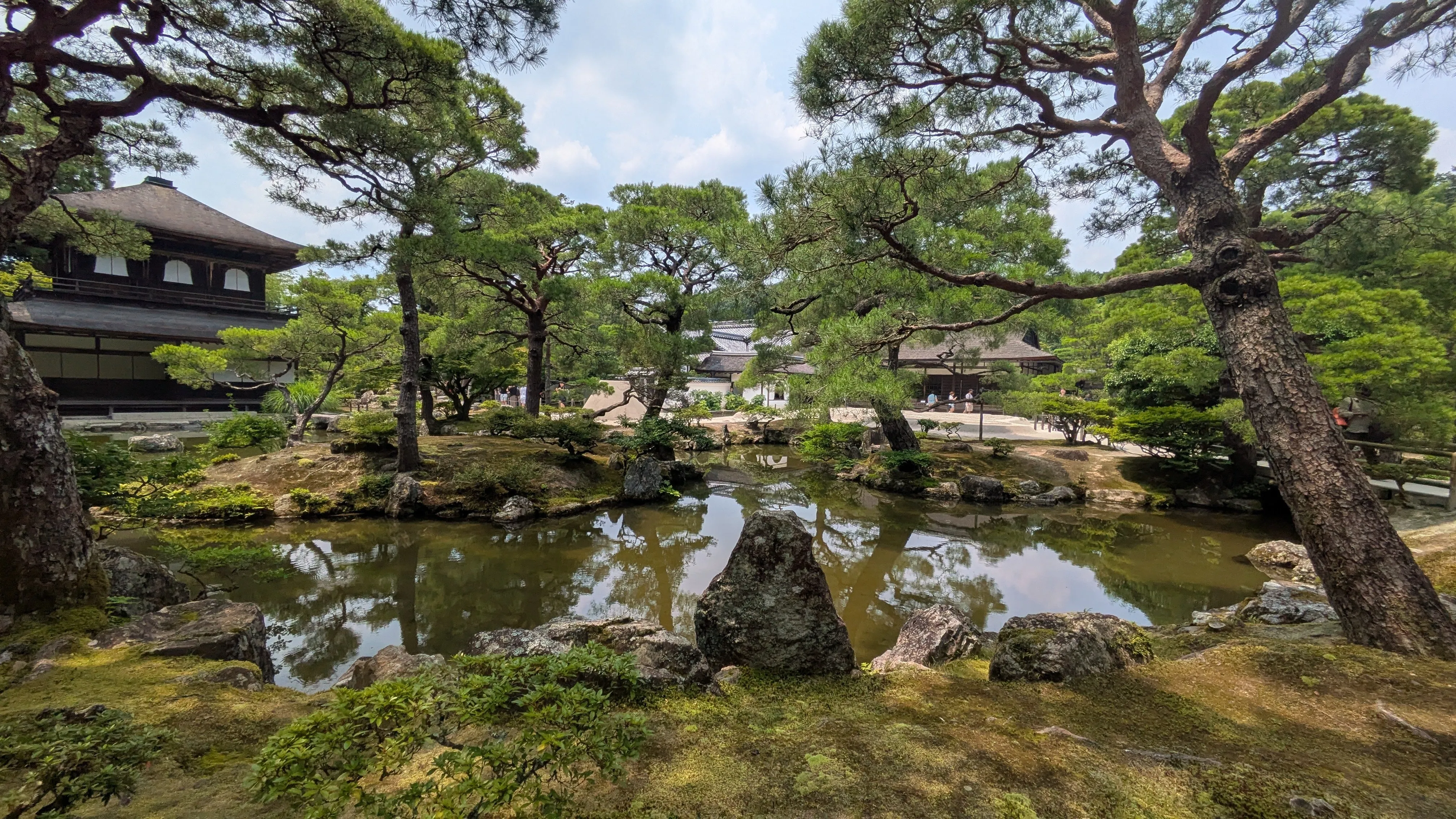 Jardin zen et étang du Ginkaku-ji